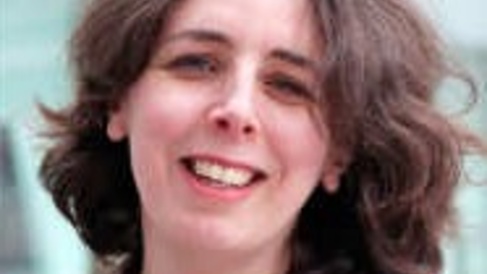 Portrait photo of Annette Mahon